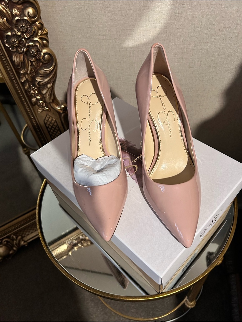 Women’s like new nude/ blush heels size 7 - Picture 2 of 3